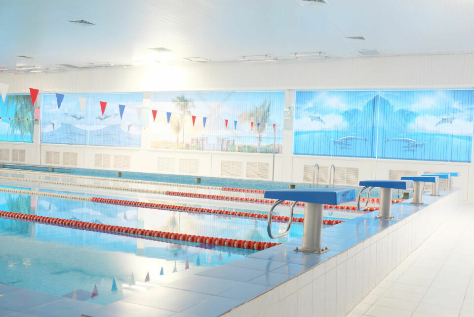 Det svenske arbeids­tilsynet har forsket på ubehag for ansatte i svømme­haller. (Ill.foto fra offentlig svømmehall: Colourbox)