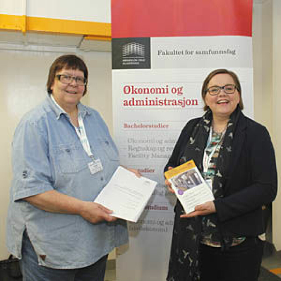 Åse Lindal og Ellen Nygard tilbyr videreutdanning i tekstil­forvaltning og vaskeri­økonomi.