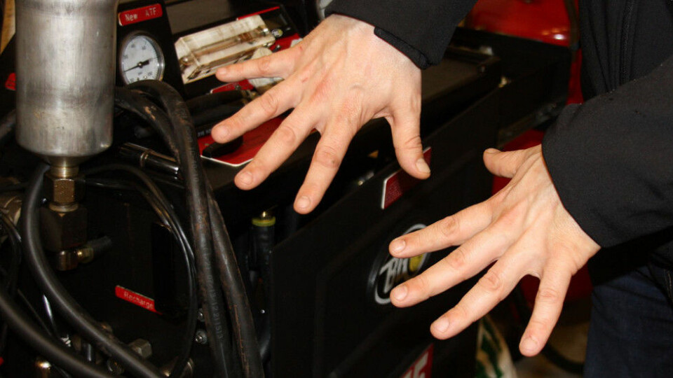 Usynlige hansker: En beskyttende håndkrem kan være like effektivt som en gummihanske. (Foto: Newswire)