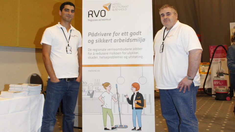 Ibrahim Yener og Steve Mutch er to av ialt seks regionale verneombud for renholdsbransjen, og de to som har kontorsted i Oslo (arkivfoto). Ibrahim Yener og Steve Mutch er to av ialt seks regionale verneombud for renholdsbransjen, og de to som har kontorsted i Oslo (arkivfoto).