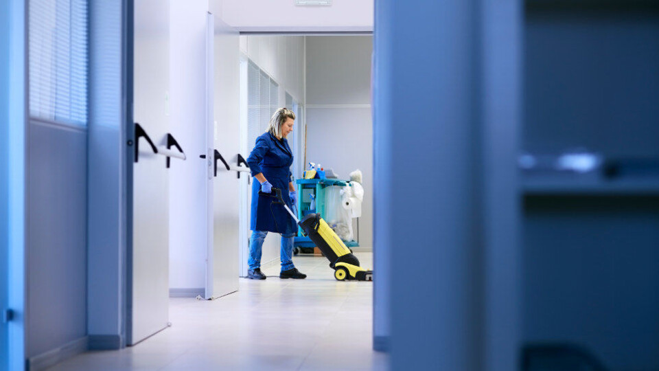 Arbeidsmandsforbundet oppfordrer å gjøre som du har plikt til, nemlig å sjekke om den som rengjør på din arbeidsplass, har skikkelige arbeidsforhold. Ill.foto: Diego Cervo, Colourbox Arbeidsmandsforbundet oppfordrer å gjøre som du har plikt til, nemlig å sjekke om den som rengjør på din arbeidsplass, har skikkelige arbeidsforhold. Ill.foto: Diego Cervo, Colourbox