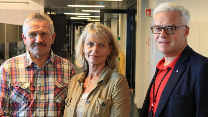 Fra venstre: Fagansvarlig Jan Erik Marthinsen, rektor Kirsti Andresen og ansvarlig for skadesaneringsbransjen i NHO Service, Lasse Tenden. Foto: Baard Fiksdal, NHO Service Fra venstre: Fagansvarlig Jan Erik Marthinsen, rektor Kirsti Andresen og ansvarlig for skadesaneringsbransjen i NHO Service, Lasse Tenden. Foto: Baard Fiksdal, NHO Service