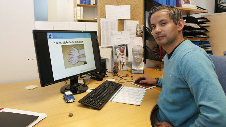 Jose Hernán Alfonso avlegger nå sin doktor­avhandling ved STAMI om hudproblemer hos arbeids­takere. (Foto: TEH))