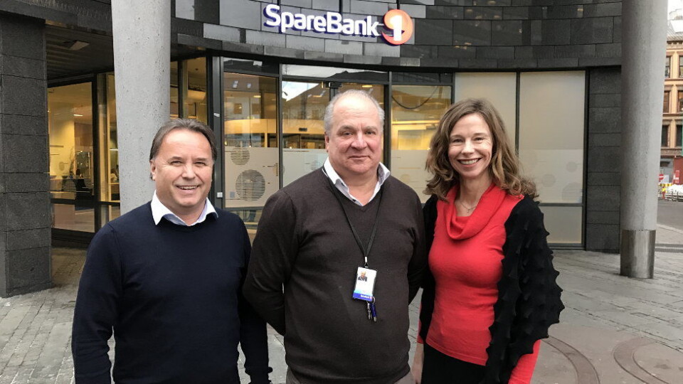 Fra venstre Nils Finstad (produktutviklingssjef for Facility Services hos Compass Group), Magne Braaten (leder for fellestjenester hos SpareBank 1) og Audrey Sjøstedt (Key Account manager hos Compass Group). Fra venstre Nils Finstad (produktutviklingssjef for Facility Services hos Compass Group), Magne Braaten (leder for fellestjenester hos SpareBank 1) og Audrey Sjøstedt (Key Account manager hos Compass Group).