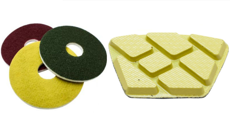Til venstre: Bonastre pads for vanlig vedlikehold, til høyre diamantpads for renovering. (Foto: Produsenten) Til venstre: Bonastre pads for vanlig vedlikehold, til høyre diamantpads for renovering. (Foto: Produsenten)
