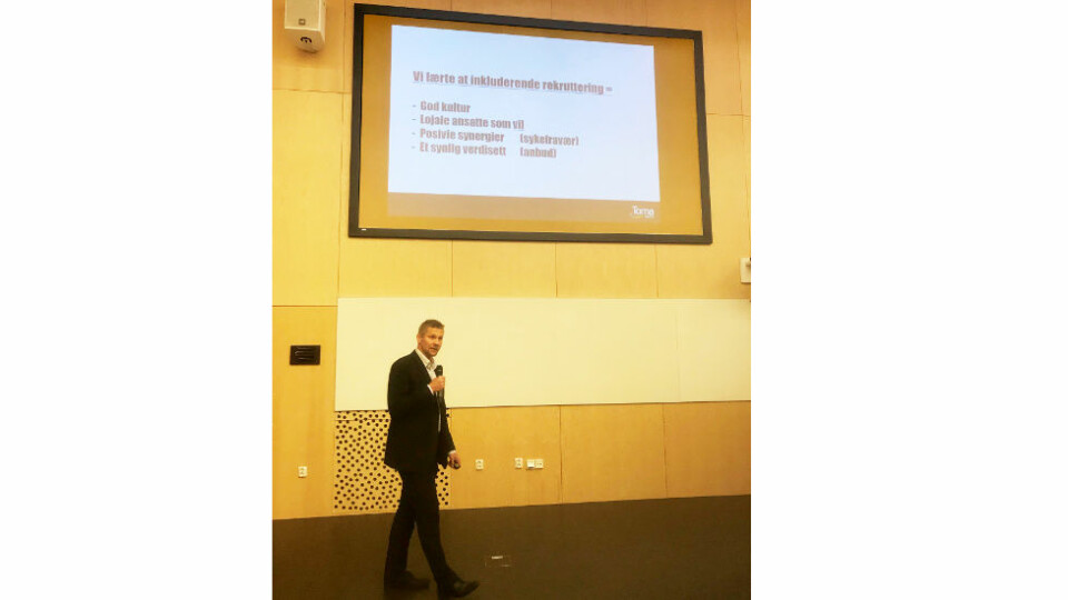 HR Direktør i TOMA, Arnt Morten Skei, forteller om inkludering. (Foto: Ragnhild Friis-Ottessen)