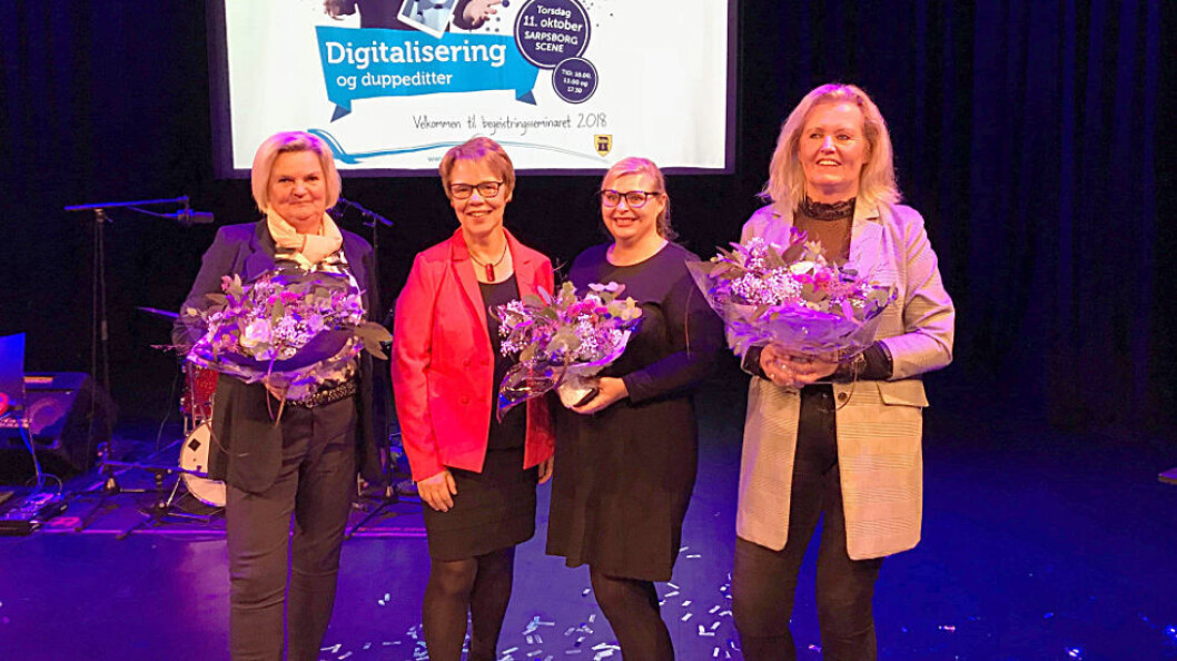 Fra prisutdelingen. Fra venstre Siv Aronsen (teamleder renhold Skjeberg/Varteig), Unni Skaar (rådmann), Jannicke Heggum (teamleder renhold sentrum) og Torill Jansson (teamleder renhold Tune). (Foto: Tommy Kruse) Fra prisutdelingen. Fra venstre Siv Aronsen (teamleder renhold Skjeberg/Varteig), Unni Skaar (rådmann), Jannicke Heggum (teamleder renhold sentrum) og Torill Jansson (teamleder renhold Tune). (Foto: Tommy Kruse)