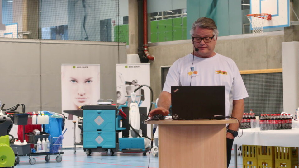 Lærer Roger Berglund ved Åssiden VGS i Drammen beretter at det for tiden er fire vgs-er i landet som tilbyr VG2 i overflateteknikk