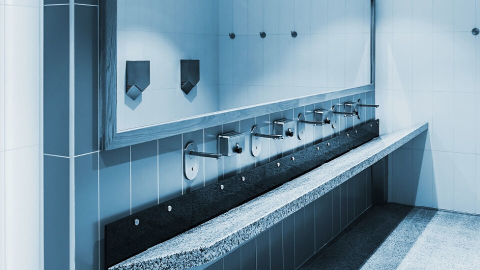 Etterfylling av dispensere kan være en årsak til at det kommer farlige bakterier inn i beholderne. (Ill.foto: Colourbox) Etterfylling av dispensere kan være en årsak til at det kommer farlige bakterier inn i beholderne. (Ill.foto: Colourbox)