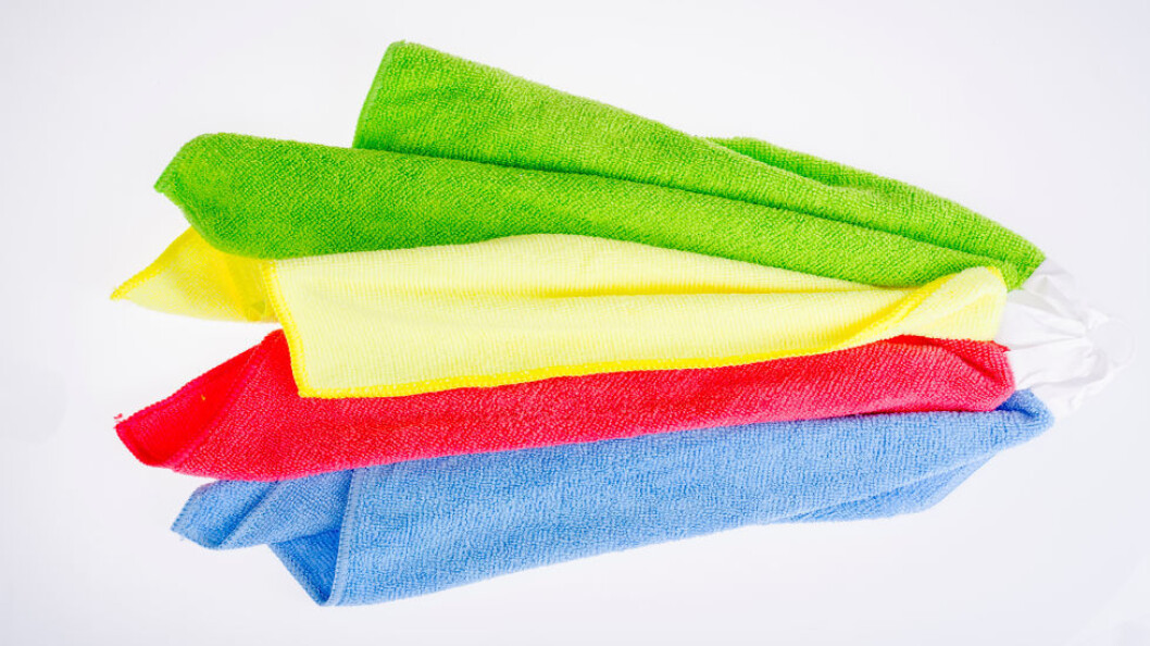 DESINFISERING: Hva er best for miljøet i lengden? Gjenbrukbare mikrofiberkluter (bildet) eller fabrikkfuktede engangskluter? (Ill.foto: Colourbox) DESINFISERING: Hva er best for miljøet i lengden? Gjenbrukbare mikrofiberkluter (bildet) eller fabrikkfuktede engangskluter? (Ill.foto: Colourbox)