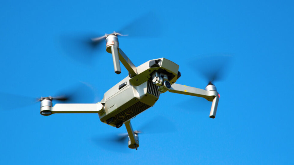 Såvel profesjonelle droneoperatører som hobbybrukere må innrette seg etter de nye reglene. (Ill.foto: Colourbox) Såvel profesjonelle droneoperatører som hobbybrukere må innrette seg etter de nye reglene. (Ill.foto: Colourbox)