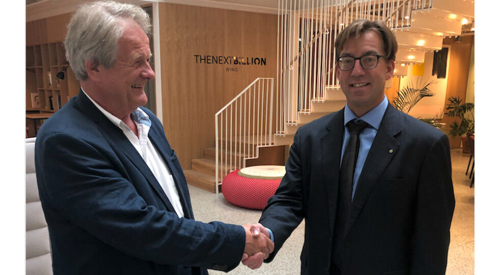 Rune Aale-Hansen (t.h) er ansatt som ny administrerende direktør i Norsk Kommunalteknisk Forening. Her sammen med Styreleder Jan-Egil Clausen. (Foto: Sindre Haarr, NKF) Rune Aale-Hansen (t.h) er ansatt som ny administrerende direktør i Norsk Kommunalteknisk Forening. Her sammen med Styreleder Jan-Egil Clausen. (Foto: Sindre Haarr, NKF)