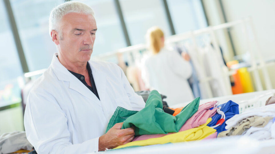 Instituttet RISE kan hjelpe til med å teste tekstiler du er usikker på. (Ill.foto: Colourbox)