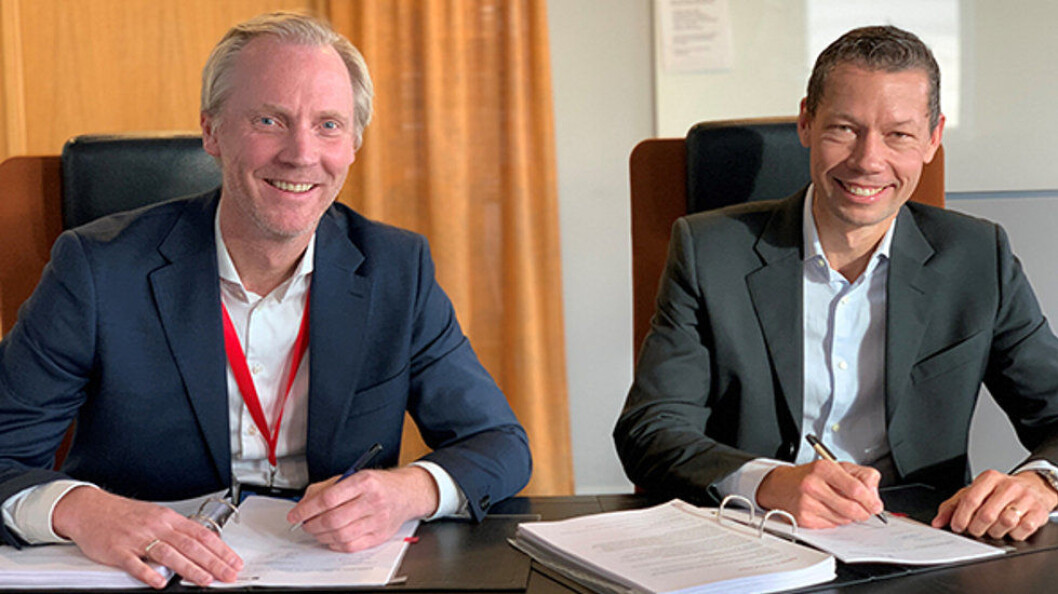 Nikolai Utheim, adm. direktør i Coor i Norge, Anders Nordberg, Vice President Strategic Sourcing i Aker Solutions. (Foto: Coor) Nikolai Utheim, adm. direktør i Coor i Norge, Anders Nordberg, Vice President Strategic Sourcing i Aker Solutions. (Foto: Coor)