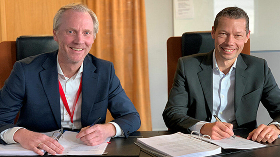 Nikolai Utheim, adm. direktør i Coor i Norge, Anders Nordberg, Vice President Strategic Sourcing i Aker Solutions. (Foto: Coor)