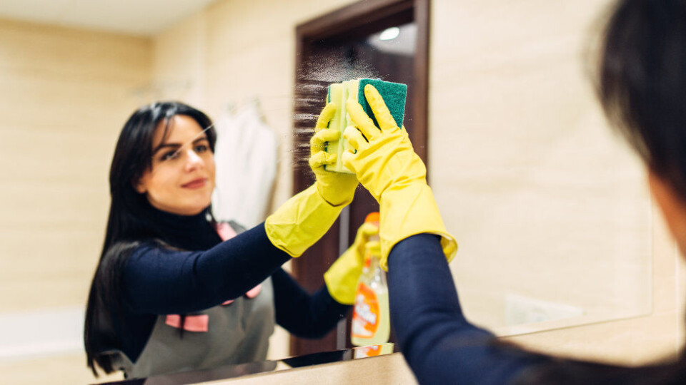 Ved å kjøpe fra et godkjent renholdsfirma, bidrar du til å støtte et seriøst arbeidsliv. Også for privatpersoner er det forbudt å kjøpe fra ikke-godkjente firma. (Ill.foto: Colourbox) Ved å kjøpe fra et godkjent renholdsfirma, bidrar du til å støtte et seriøst arbeidsliv. Også for privatpersoner er det forbudt å kjøpe fra ikke-godkjente firma. (Ill.foto: Colourbox)