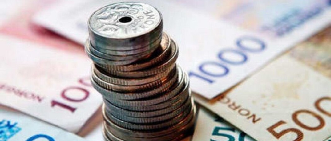 Arbeidsgivere må forskuttere sykepenger fra dag 4 til 16. Arbeidsgivere må forskuttere sykepenger fra dag 4 til 16.