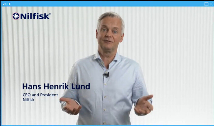 Nilfisks toppsjef Hans Henrik Lund var blant dem som presenterte den nye roboten, for anledningen på digitalt vis gjennom et webinar. Nilfisks toppsjef Hans Henrik Lund var blant dem som presenterte den nye roboten, for anledningen på digitalt vis gjennom et webinar.