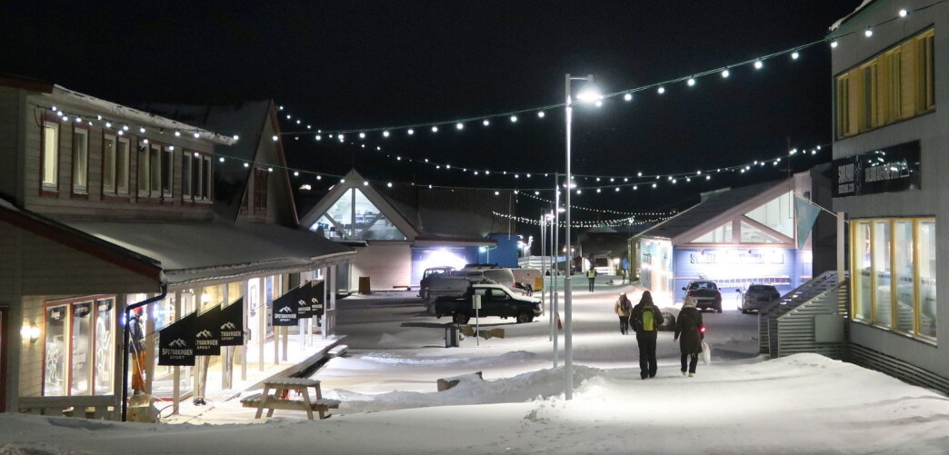 Deler av den utenlandske arbeidskraften utnyttes med dårlige lønns og arbeidsvilkår hos enkelte arbeidsgivere. (Ill.foto fra Longyearbyen) Deler av den utenlandske arbeidskraften utnyttes med dårlige lønns og arbeidsvilkår hos enkelte arbeidsgivere. (Ill.foto fra Longyearbyen)