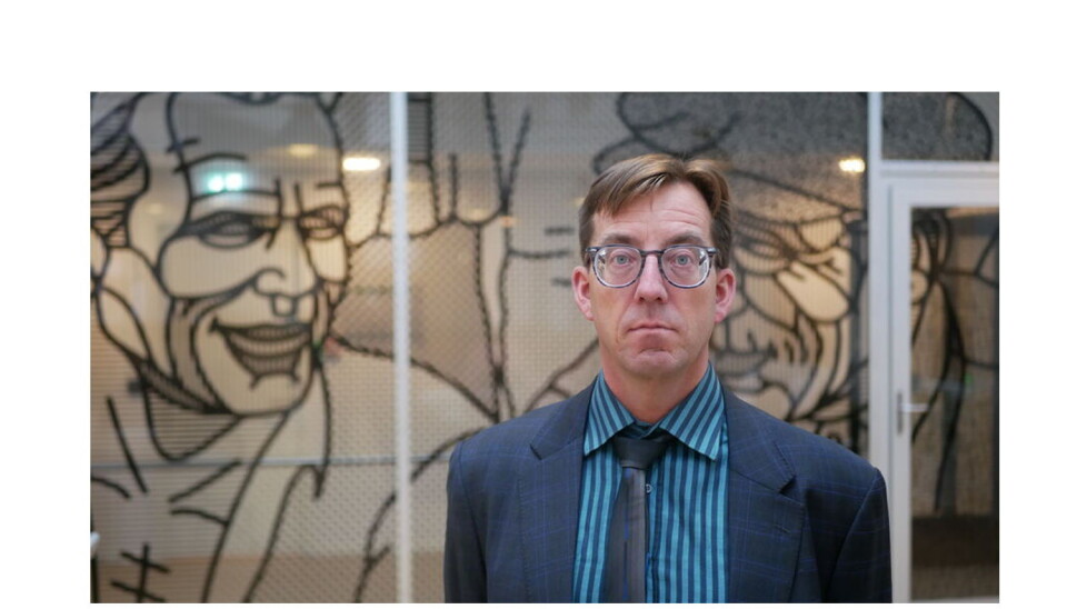 Det viser seg at overdreven bruk av håndspritdispensere kan gi dårlig inneklima og bivirkninger som hodepine, hudirritasjon og trøtthet, sier adm.dir. i NKF, Rune Aale-Hansen. Det viser seg at overdreven bruk av håndspritdispensere kan gi dårlig inneklima og bivirkninger som hodepine, hudirritasjon og trøtthet, sier adm.dir. i NKF, Rune Aale-Hansen.