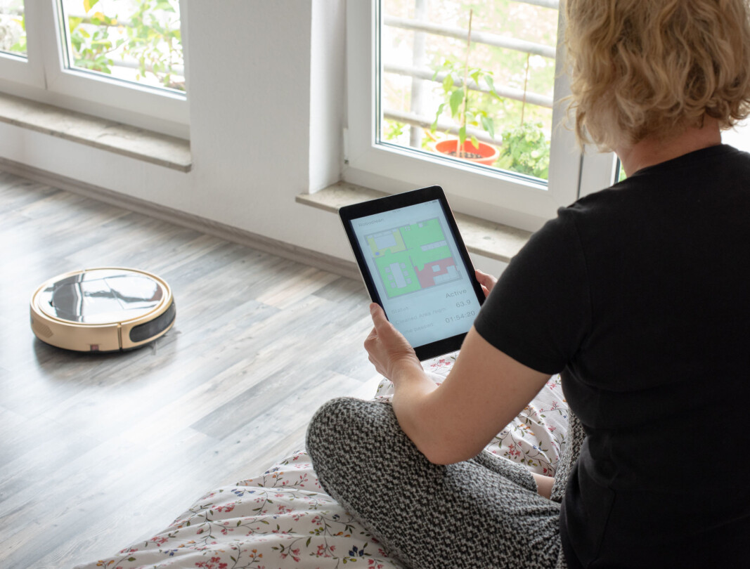 Fagre ord om sensorer, digitalisering, nettbrett og roboter til tross, er det få renholdere som i praksis må sette seg inn i ny teknologi. Fagre ord om sensorer, digitalisering, nettbrett og roboter til tross, er det få renholdere som i praksis må sette seg inn i ny teknologi.