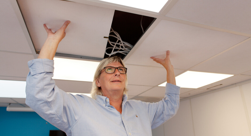 Hva skjuler seg over en nylig rengjort himling? Dersom lokalene tas i bruk før renholdet inspiseres, kan det samle seg mye smuss der oppe. Camilla Kolbjørnsen anbefaler å ta fotos straks rengjøringen er ferdig. Hva skjuler seg over en nylig rengjort himling? Dersom lokalene tas i bruk før renholdet inspiseres, kan det samle seg mye smuss der oppe. Camilla Kolbjørnsen anbefaler å ta fotos straks rengjøringen er ferdig.