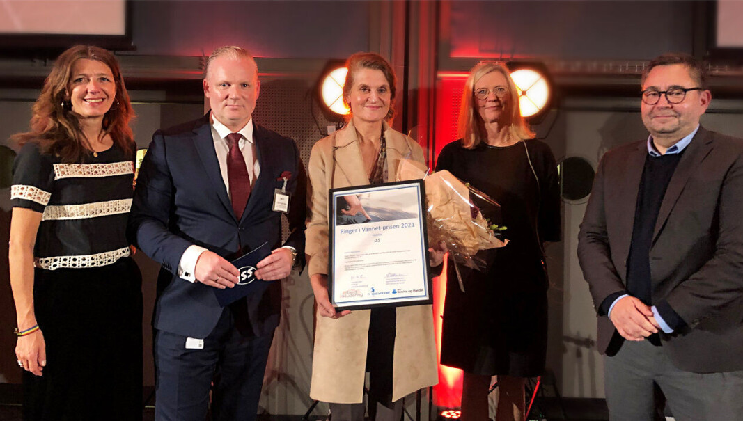 Fra venstre: Anne-Cecilie Kaltenborn adm. dir i NHO Service og Handel, Carl-Fredrik Bjor CEO i ISS Norge, Hilde Sundt-Hansen, konserndirektør for People & Culture i ISS, Nina Melsom direktør arbeidsliv NHO og Kenneth Stien direktør i Arbeid & Inkludering i NHO Service og Handel. Fra venstre: Anne-Cecilie Kaltenborn adm. dir i NHO Service og Handel, Carl-Fredrik Bjor CEO i ISS Norge, Hilde Sundt-Hansen, konserndirektør for People & Culture i ISS, Nina Melsom direktør arbeidsliv NHO og Kenneth Stien direktør i Arbeid & Inkludering i NHO Service og Handel.