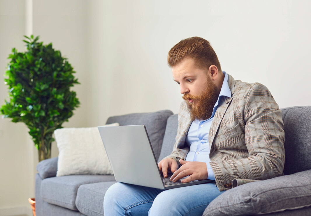 Det er et paradoks at det tilsynelatende er vanskeligere å spise sunt når vi sitter hjemme og jobber. Det er et paradoks at det tilsynelatende er vanskeligere å spise sunt når vi sitter hjemme og jobber.