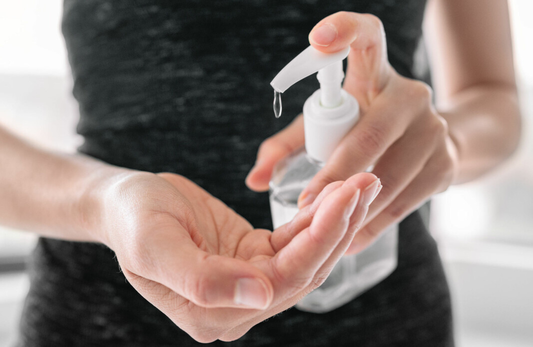 Selv om det i dag finnes mange produsenter av desinfeksjon, har merkenavnet Antibac for mange blitt synonymt med hygienisk håndsprit. Selv om det i dag finnes mange produsenter av desinfeksjon, har merkenavnet Antibac for mange blitt synonymt med hygienisk håndsprit.
