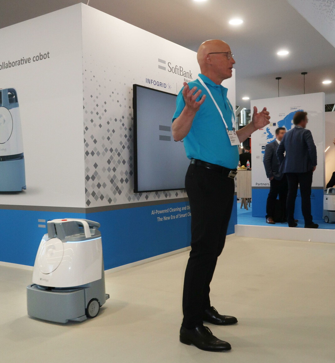 Robotstøvsugeren Whiz. Her demonstreres den av John Bisgaard under Interclean 2022 Robotstøvsugeren Whiz. Her demonstreres den av John Bisgaard under Interclean 2022
