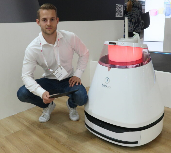 Hagen Fellmann fra Trioo med roboten T1. Hagen Fellmann fra Trioo med roboten T1.
