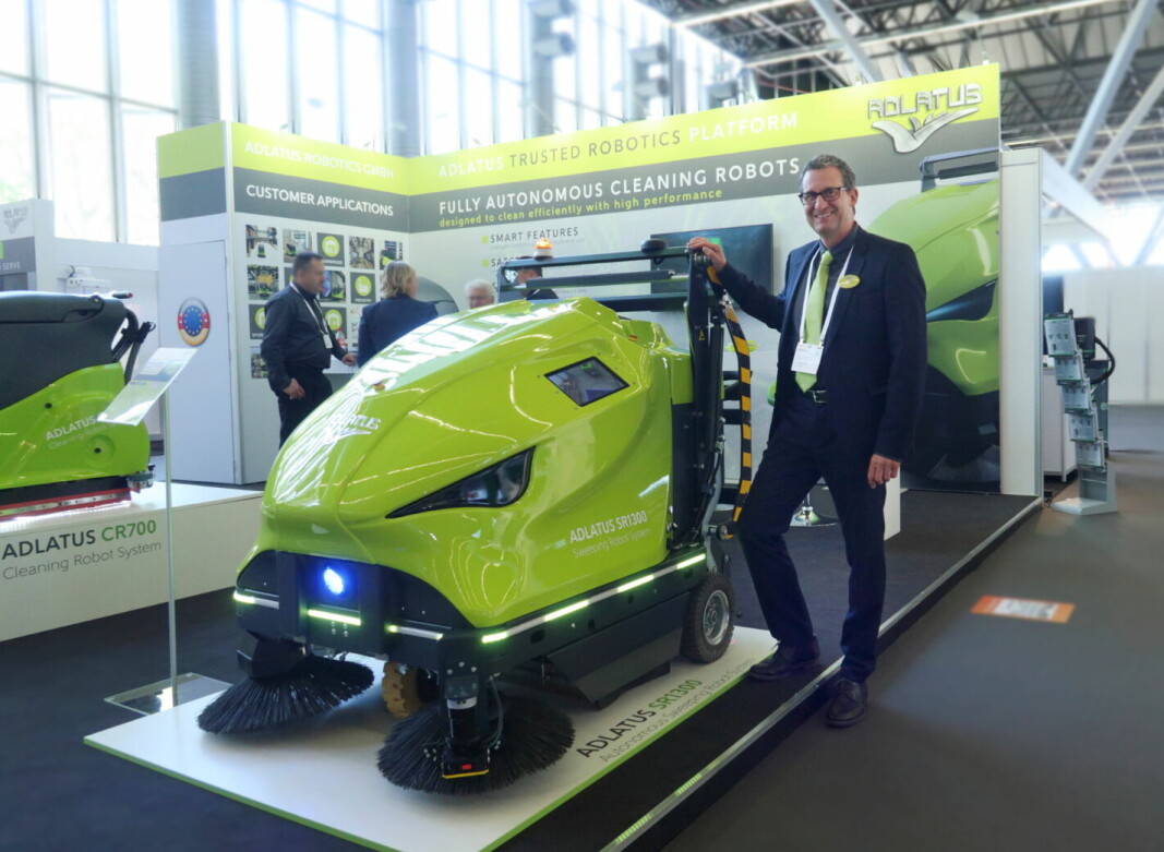 Joachim Schelb fra Adlatus med SR 1300, under messen Interclean Amsterdam 2022. Joachim Schelb fra Adlatus med SR 1300, under messen Interclean Amsterdam 2022.