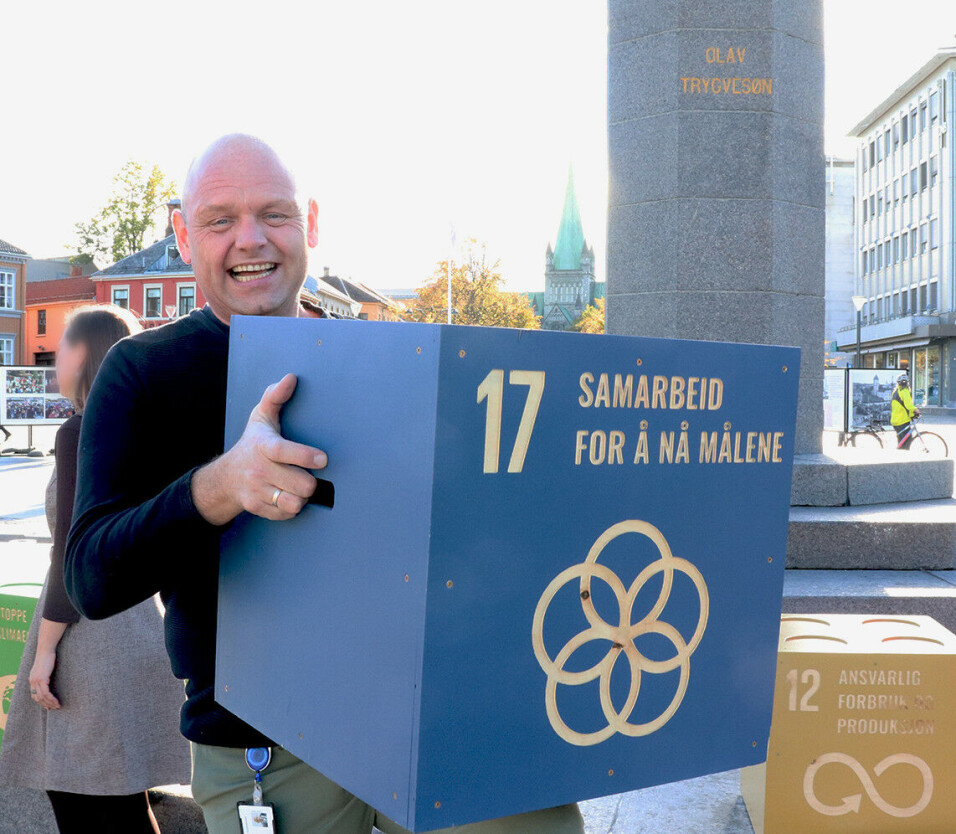I portrettet kan du bli bedre kjent med Rune Andrè Almo, som er avdelingsleder for renhold i det kommunale Trondheim eiendom. I portrettet kan du bli bedre kjent med Rune Andrè Almo, som er avdelingsleder for renhold i det kommunale Trondheim eiendom.